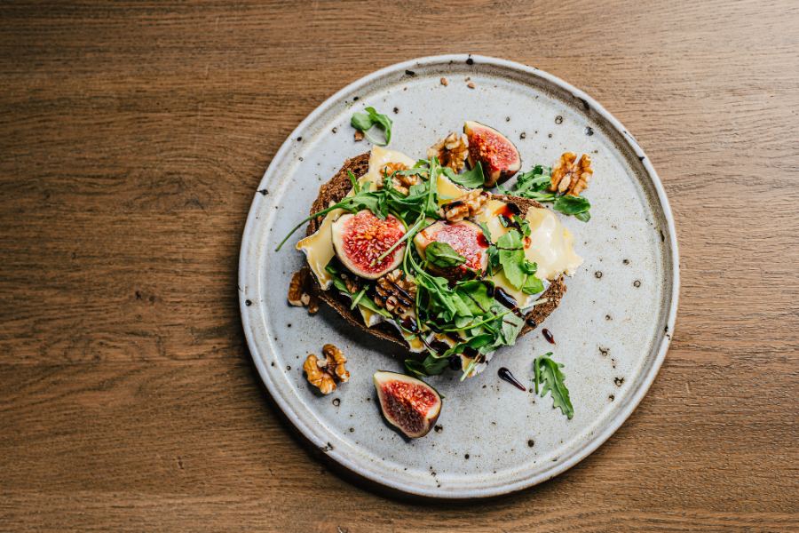 Herfstgerecht met vijgen en walnoot