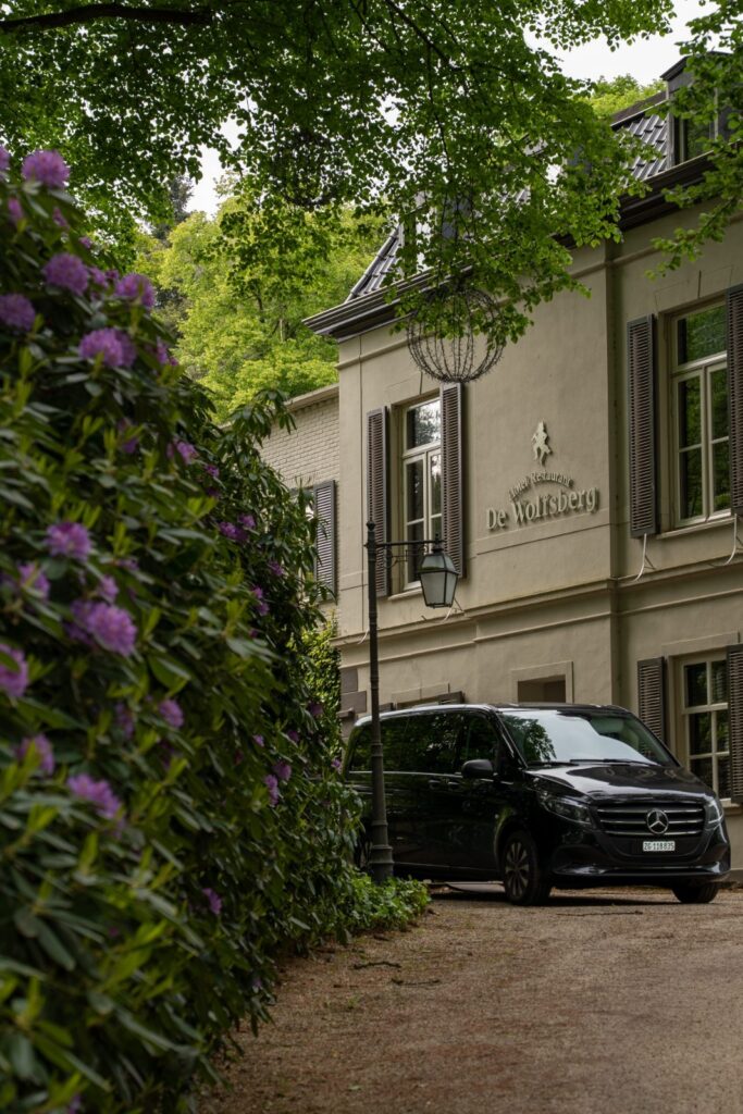 Ingang van het landhuis De Wolfsberg